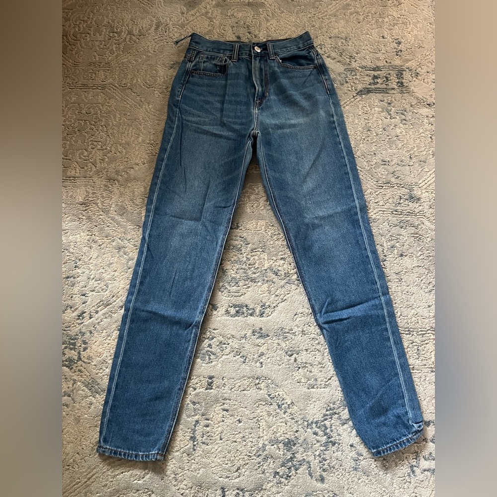 American Eagle Outfitters Classic Blue Mom Jeans - Size 00